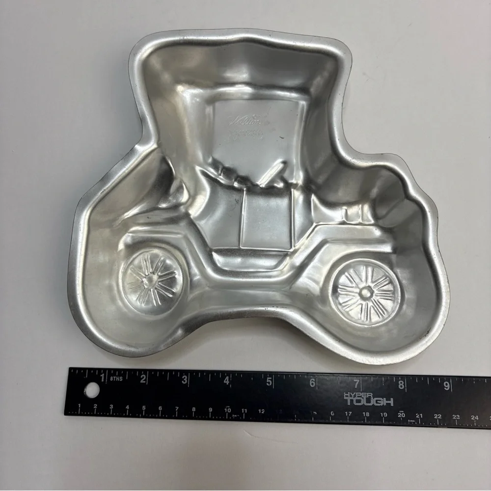 Vintage 1975 Wilton Cake Pan 508-434 Aluminum Old Time Car Carriage Bakeware